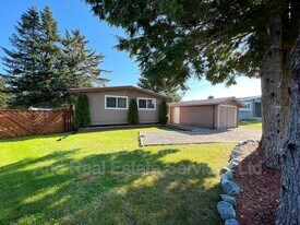 69 Oriole St in Kitimat, BC - Building Photo