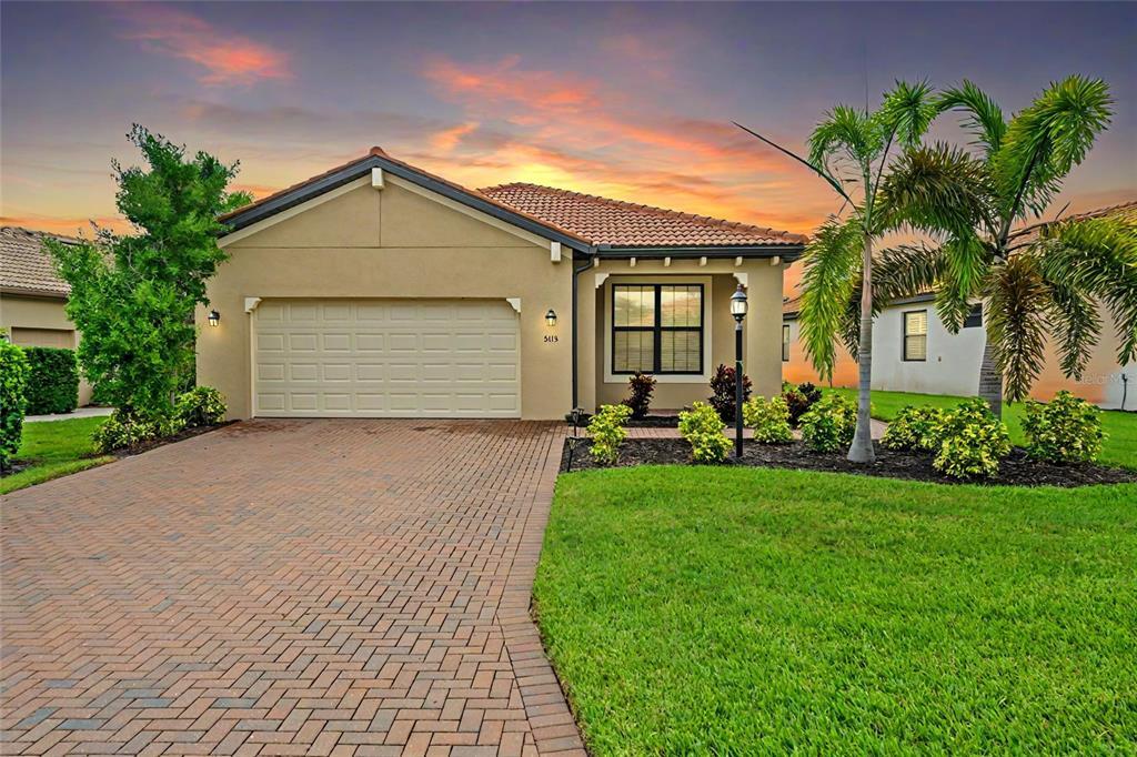 5115 Tobermory Way in Bradenton, FL - Building Photo