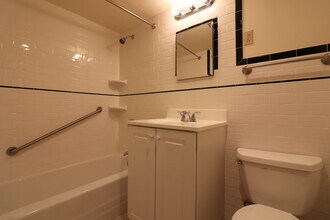 101 Monmouth St in Brookline, MA - Building Photo - Building Photo