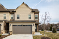 Encore at Lake Forest Trail in Brighton, MI - Foto de edificio - Building Photo