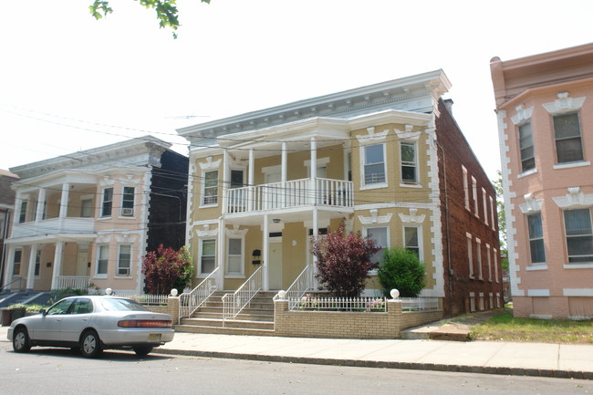 67-69 Brighton Ave in Perth Amboy, NJ - Building Photo - Building Photo