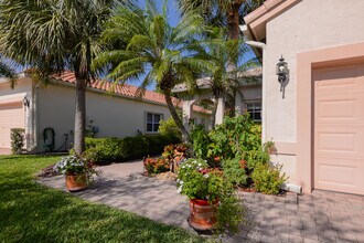 329 NW Treeline Trce in Port St. Lucie, FL - Building Photo - Building Photo