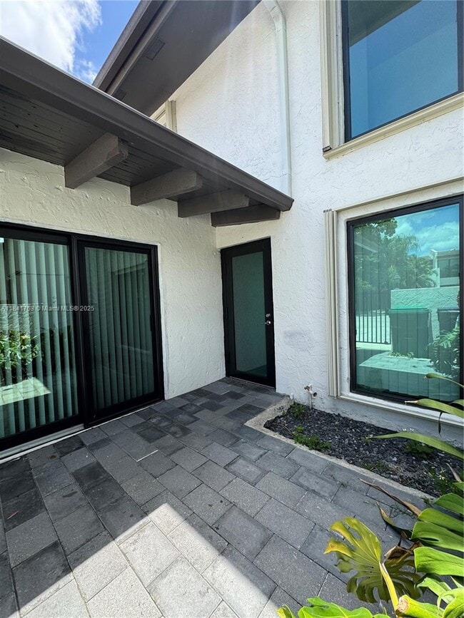 6929 SW 109th Pl in Miami, FL - Building Photo - Building Photo