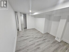 30 Bucksaw St in Brampton, ON - Building Photo - Building Photo