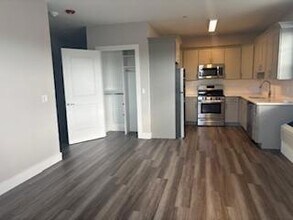 116 Waverly Ave, Unit 1 in Patchogue, NY - Building Photo - Building Photo