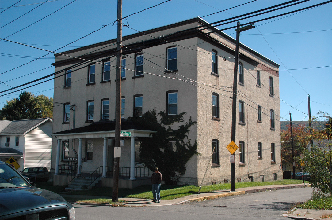 423 Scott St in Wilkes-Barre, PA - Foto de edificio