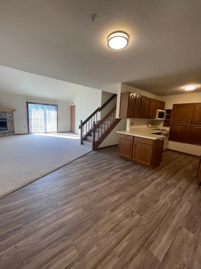 Parkwood Lake Apartments