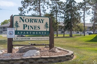 Norway Pines Apartments in Sartell, MN - Foto de edificio - Building Photo