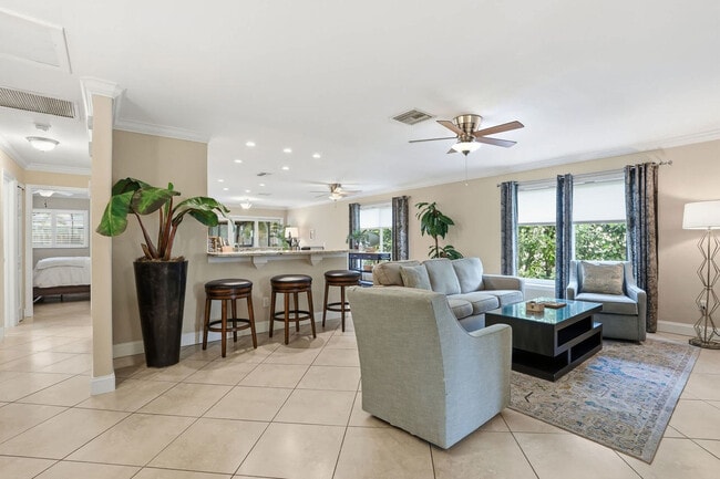 660 100th Ave N in Naples, FL - Building Photo - Building Photo