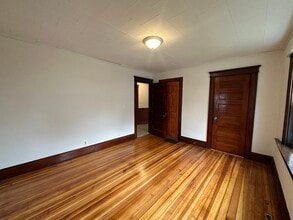 130 Glendale Rd, Unit 1 in Quincy, MA - Building Photo - Building Photo