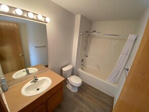 856 N Doryport Ct in Post Falls, ID - Building Photo - Building Photo