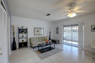 418 SE 4th St in Dania Beach, FL - Building Photo - Building Photo