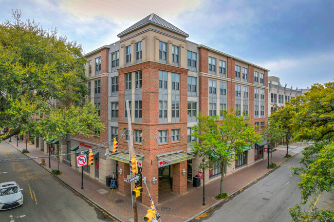 George Street Apartments in Charleston, SC - Building Photo - Primary Photo