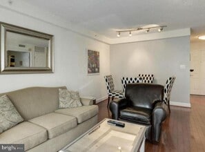 3401 38th St NW in Washington, DC - Building Photo - Building Photo