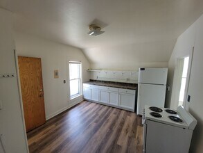 514 Niagara St, Unit C in Eau Claire, WI - Foto de edificio - Building Photo