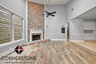5952 Fort Clarke Dr N in Baton Rouge, LA - Building Photo