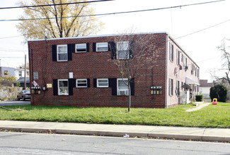 4940-4946 19th St N in Arlington, VA - Foto de edificio - Building Photo