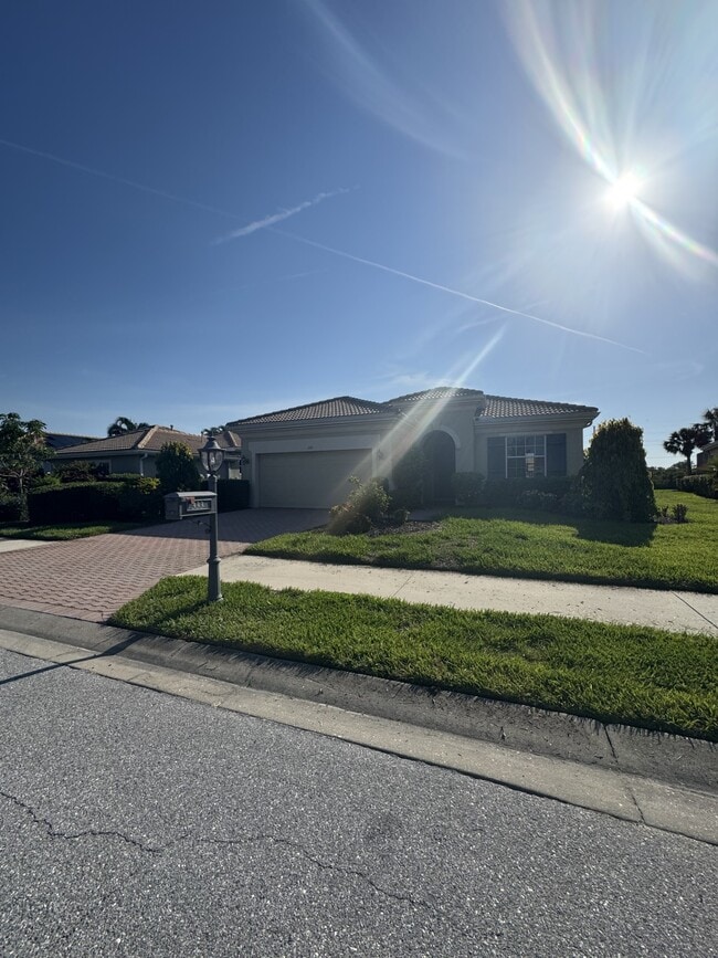 333 Cipriani Way in Nokomis, FL - Building Photo - Building Photo