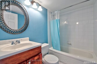 24 Wellesley St W in Toronto, ON - Building Photo - Building Photo