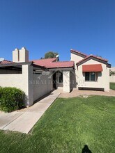 911 S Siesta Ln in Tempe, AZ - Building Photo - Building Photo