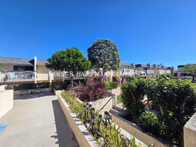 1200 Opal St in Redondo Beach, CA - Building Photo - Building Photo