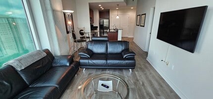 250 Pharr Rd NE, Unit 1907 in Atlanta, GA - Foto de edificio - Building Photo