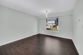 242 Stafford Dr in Mundelein, IL - Building Photo - Building Photo
