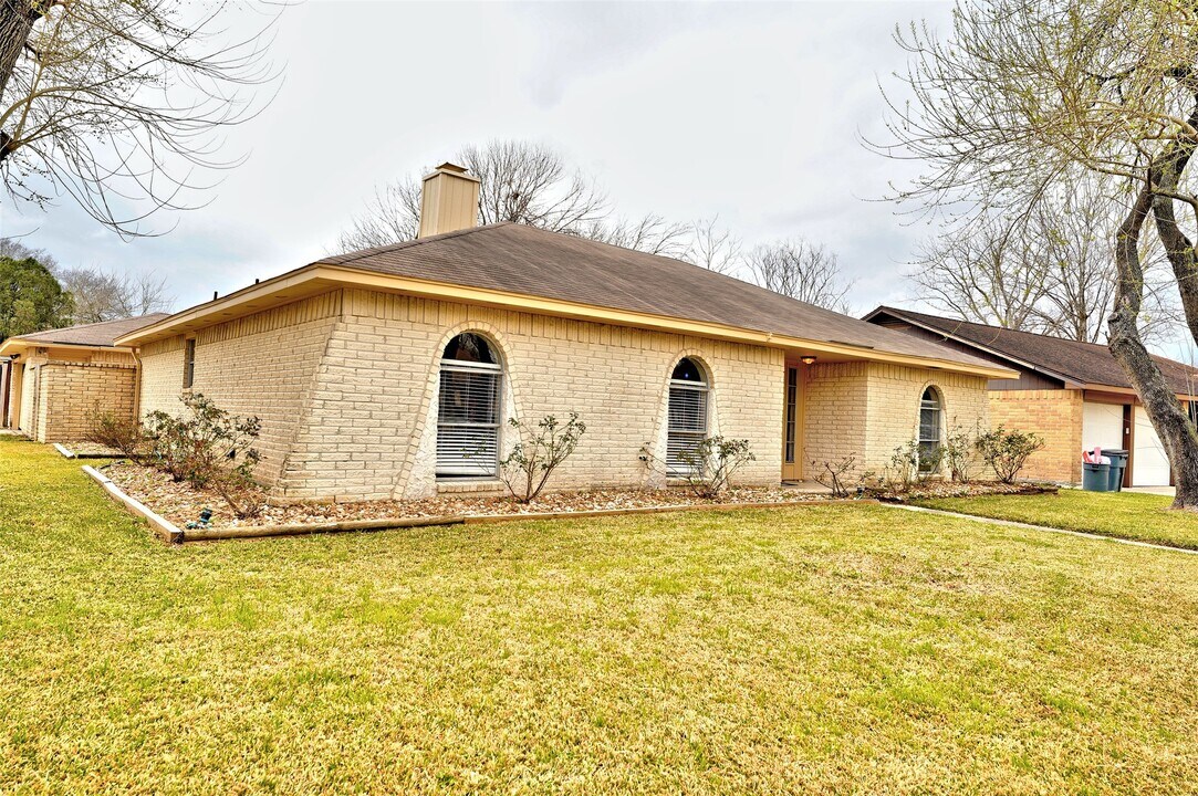 11203 Verlaine Dr in Houston, TX - Building Photo
