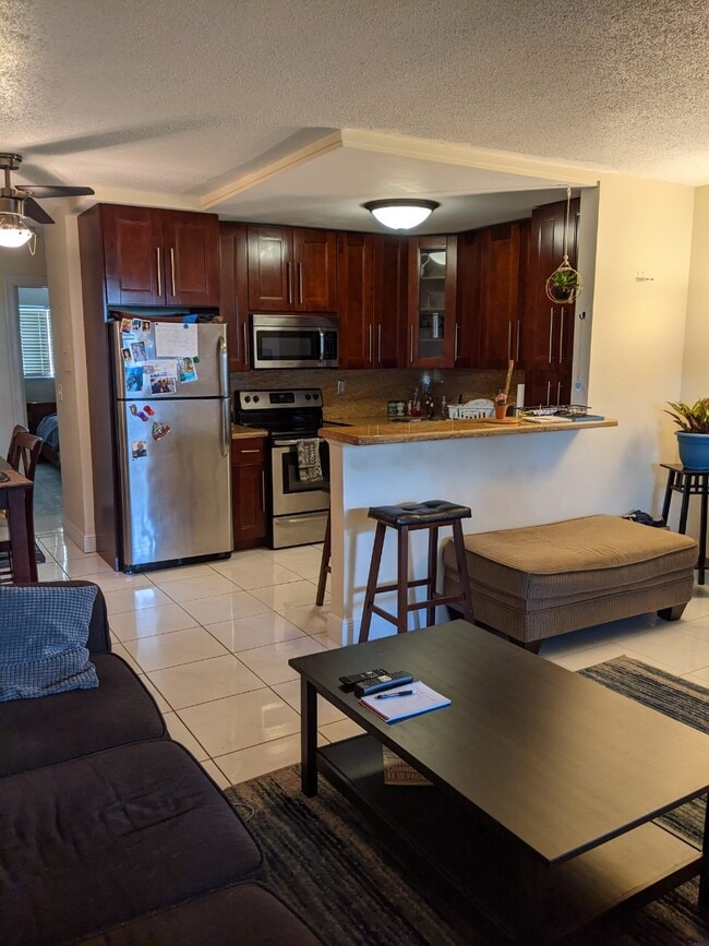 5208 NE 24th Ter, Unit 121 in Fort Lauderdale, FL - Foto de edificio - Building Photo