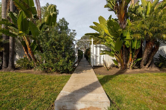 1406 1/2 Grand Ave in San Diego, CA - Building Photo - Building Photo
