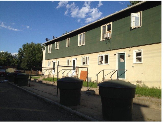 The Manor Apartments in Glendive, MT - Building Photo - Building Photo