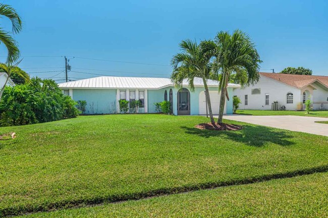 1625 SE Berkshire Blvd in Port St. Lucie, FL - Building Photo - Building Photo