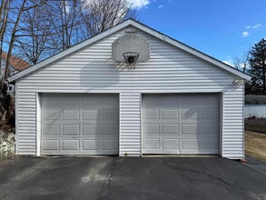 460 Madison Ave in Jermyn, PA - Foto de edificio - Building Photo