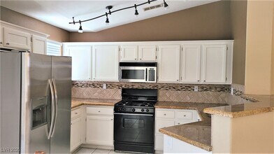 1712 Matador Way in Las Vegas, NV - Building Photo - Building Photo