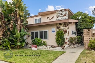 211 E. Tamarack Ave. in Inglewood, CA - Building Photo - Building Photo