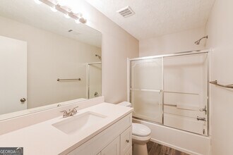 5616 Hammond Dr NW in Norcross, GA - Building Photo - Building Photo