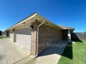 1401 MacAlpine St in Moore, OK - Building Photo - Building Photo