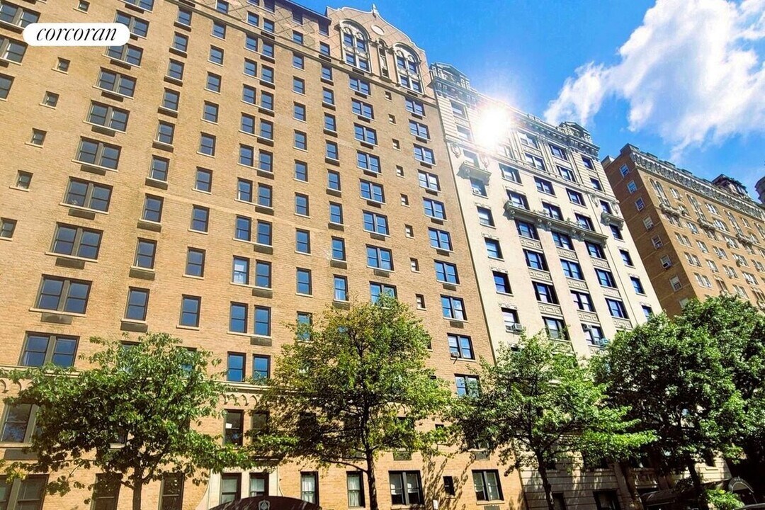 45 W 81st St in New York, NY - Building Photo