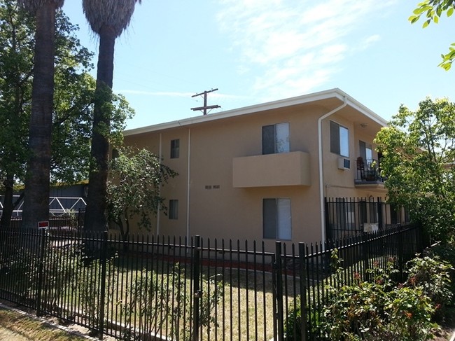 Montgomery Apartments in Lake Balboa, CA - Building Photo - Other