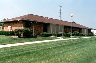 Windsor Manor East in Marysville, OH - Building Photo - Building Photo