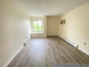 385 Massachusetts Ave in Arlington, MA - Building Photo - Building Photo