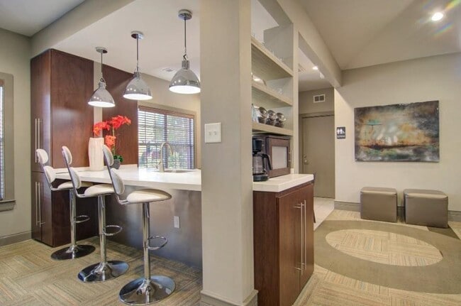 1970 Peachford Rd in Dunwoody, GA - Building Photo - Building Photo