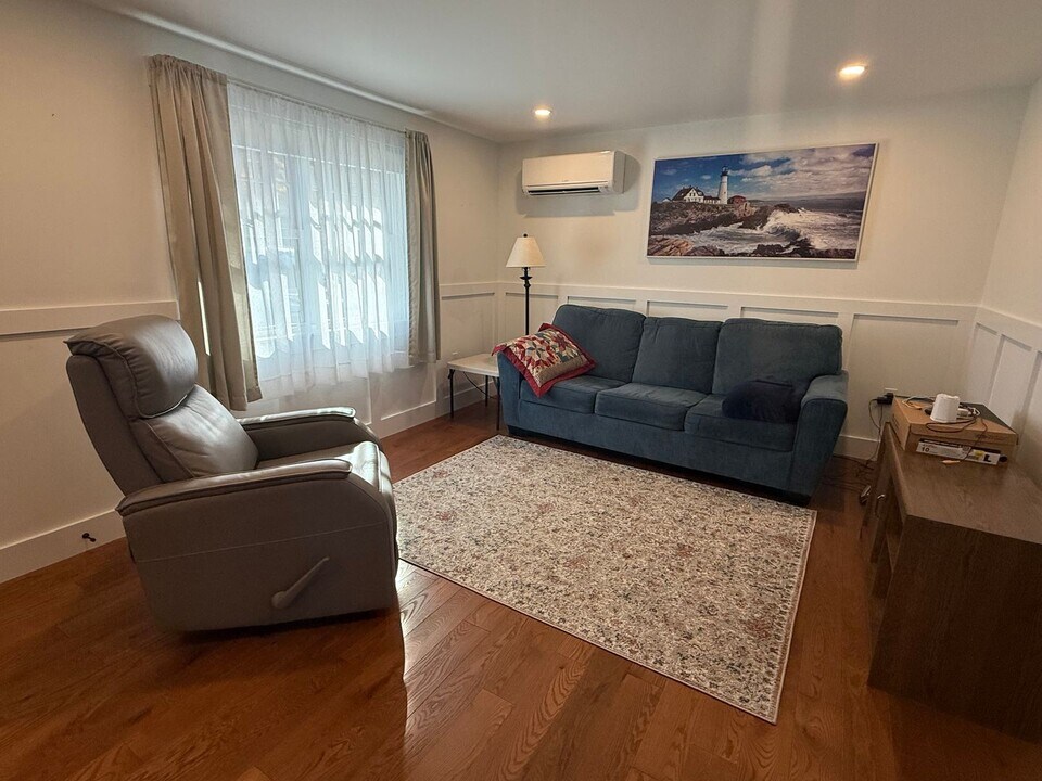 1 Hillrise Ln in Meredith, NH - Building Photo