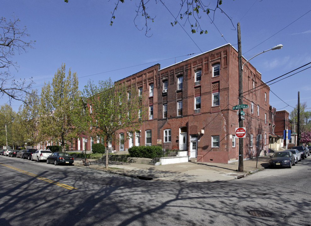 West Village Apartments in Philadelphia, PA - Foto de edificio