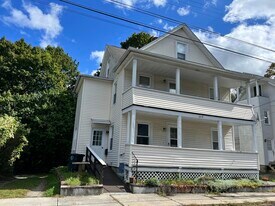 225 Beechwood Ave in Torrington, CT - Building Photo