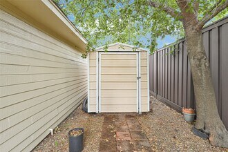 4314 Amber Lake Dr in Houston, TX - Building Photo - Building Photo