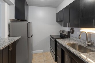 6012 N Kenmore Ave in Chicago, IL - Building Photo - Building Photo