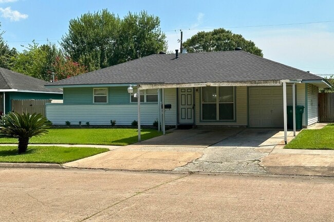 property at 3212 Thornwood Dr