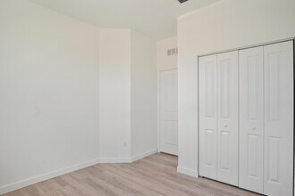 852 SE grovebush Ln in Port St. Lucie, FL - Building Photo - Building Photo