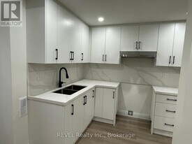 1 Tilsonburg Ave in Brampton, ON - Building Photo